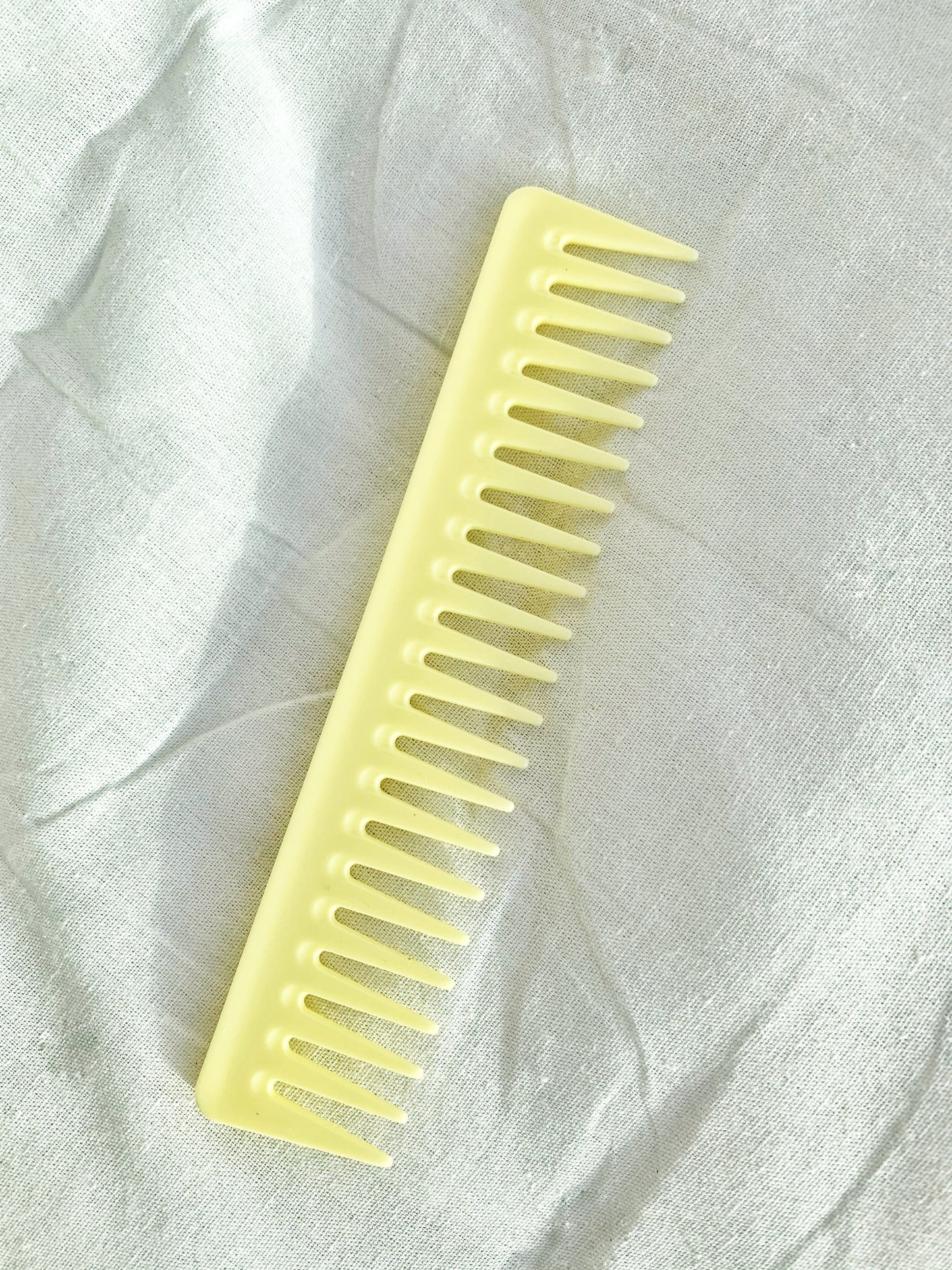 Detangling Wide-Tooth Comb Pastel Yellow